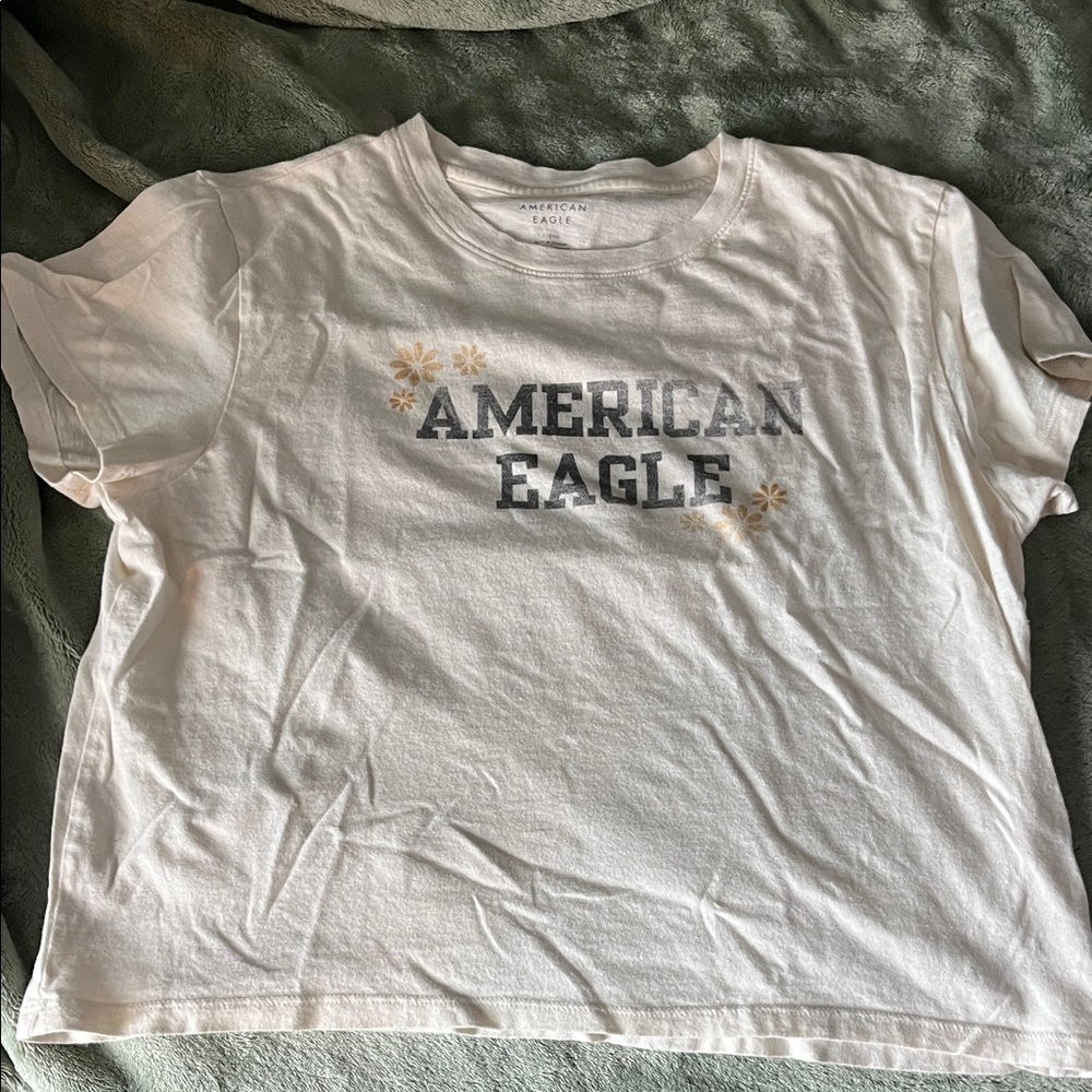 American Eagle Cream T-Shirt